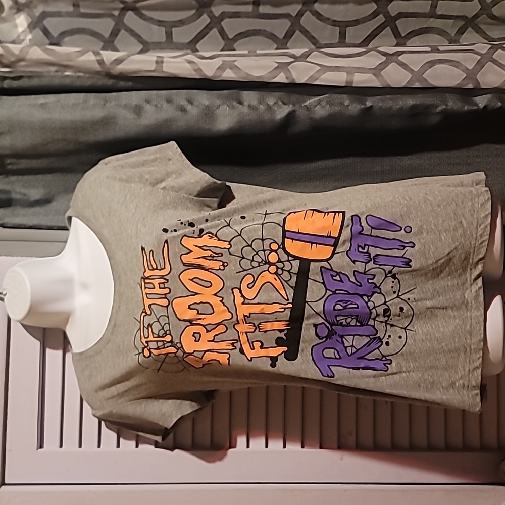 🧹NWOT Juniors Size XL 15-17 Halloween Top🧹
